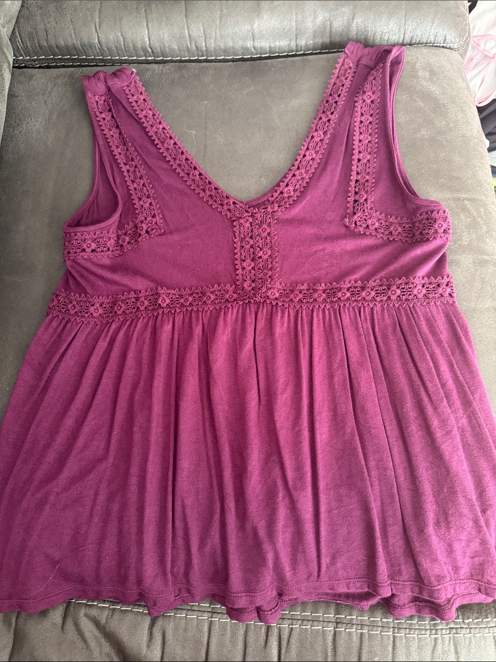 Lace-Trim V-Neck Tank Top - Plum